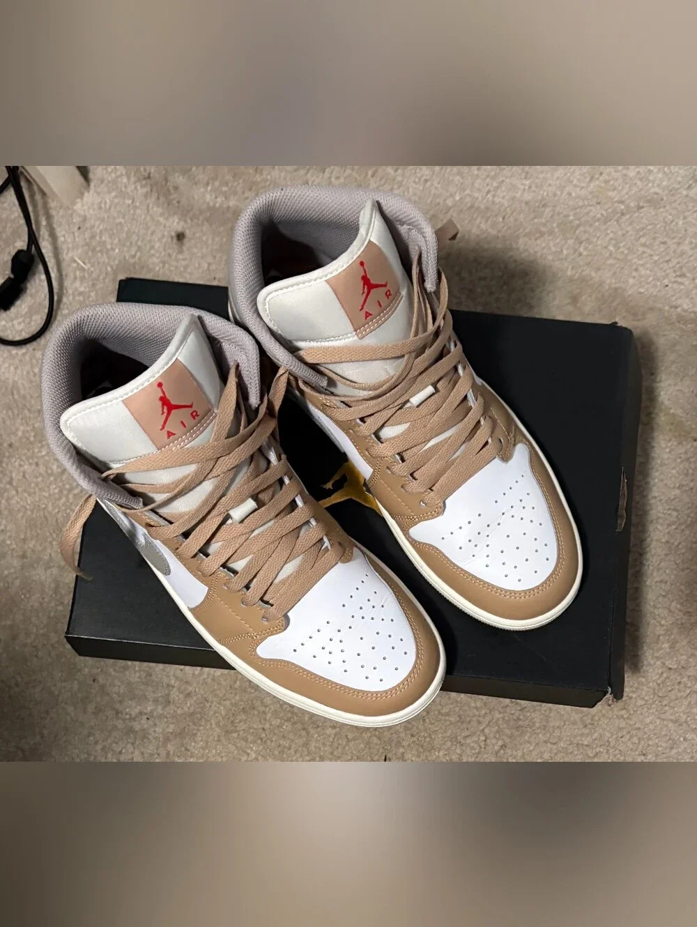 Nike mid top